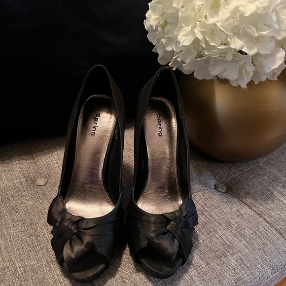 Spring fabric heels - Picture 1 of 3